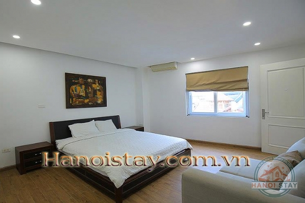 *Direct Lake Front Three Bedroom Apartment for rent in Tu Hoa street, Tay Ho* 24
