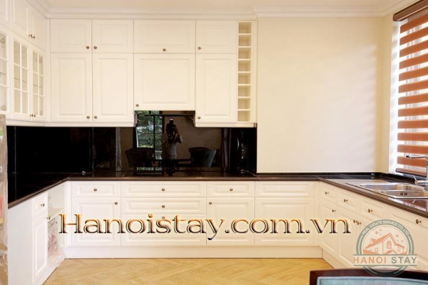 *Direct Lakefront One Bedroom Apartment Rental in Yen Phu Village, Tay Ho* 5