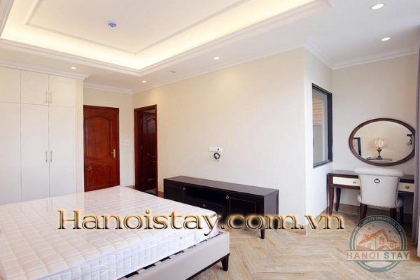 *Direct Lakefront One Bedroom Apartment Rental in Yen Phu Village, Tay Ho* 8