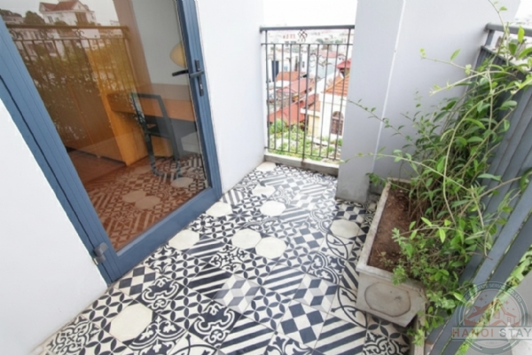 Elegant 3 Bedroom Lake View Apartment for Rent in Hanoi - Ba Mau Lake 6