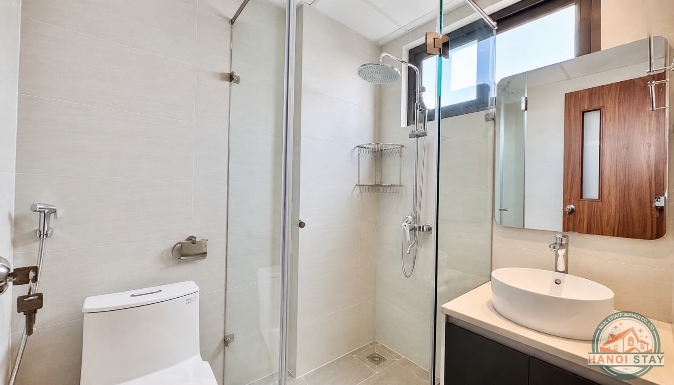 Elegant 3BR Apartment with Balcony & Terrace in Long Bien, Good Price 2