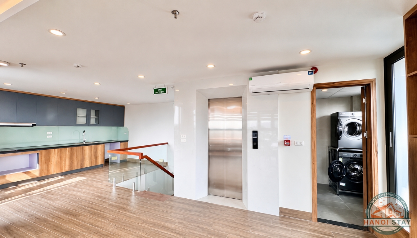 Elegant 3BR Apartment with Balcony & Terrace in Long Bien, Good Price 8