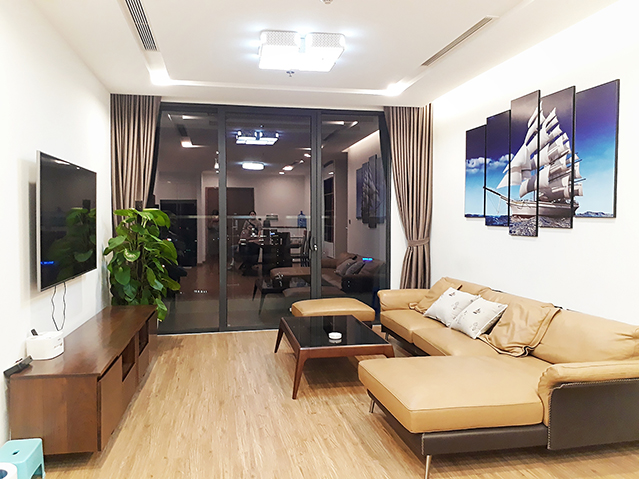 *Elegant & Beautiful View Three Bedroom Apartment For Rent in Vinhomes Metropolis* 2