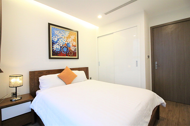 *Elegant & Beautiful View Three Bedroom Apartment For Rent in Vinhomes Metropolis* 18
