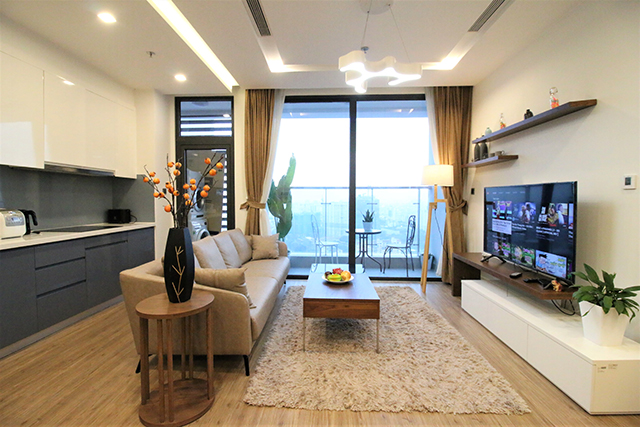 *Elegant & Beautiful View Three Bedroom Apartment For Rent in Vinhomes Metropolis* 2