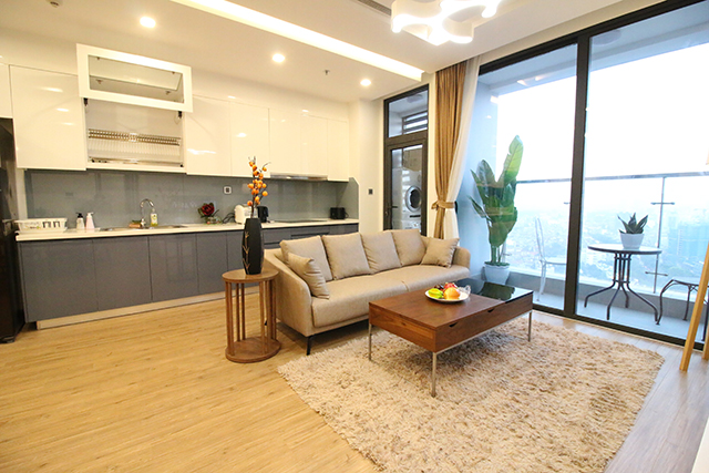 *Elegant & Beautiful View Three Bedroom Apartment For Rent in Vinhomes Metropolis* 3