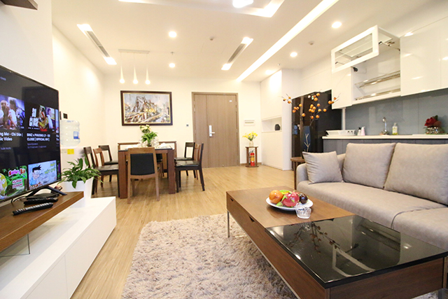 *Elegant & Beautiful View Three Bedroom Apartment For Rent in Vinhomes Metropolis* 6