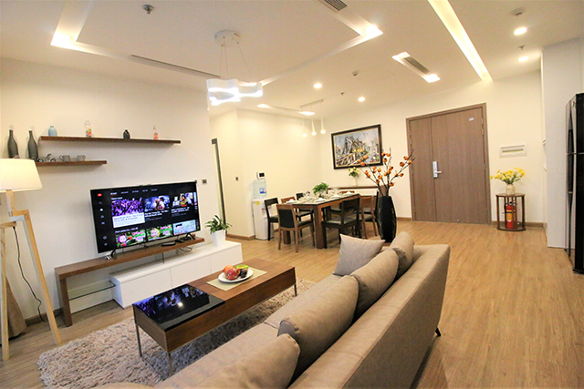 *Elegant & Beautiful View Three Bedroom Apartment For Rent in Vinhomes Metropolis* 7