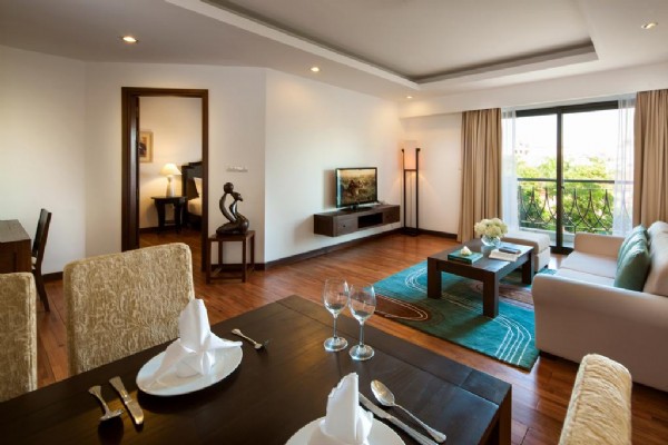 Elegant Suites Westlake 21