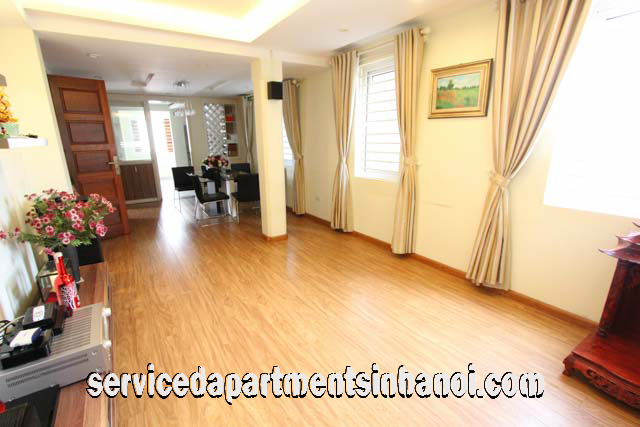 Elegant Three Bedroom Apartment for rent in Giang Vo street, Ba Dinh 2