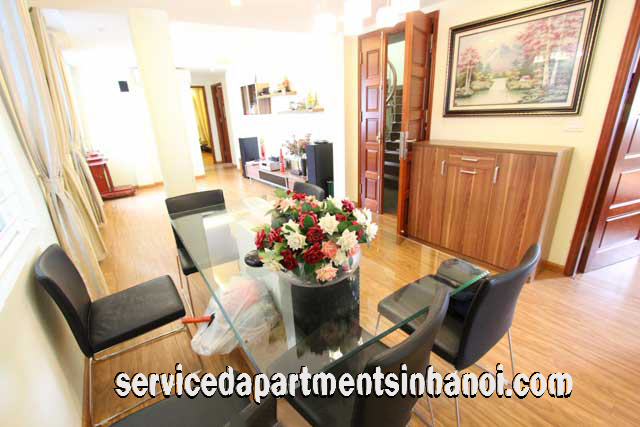 Elegant Three Bedroom Apartment for rent in Giang Vo street, Ba Dinh 3