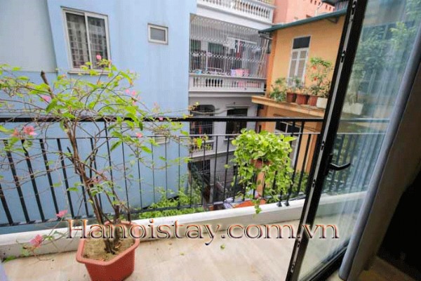 Enjoy Deluxe Central Apartment in Cau Giay District, Urban Hanoi 9