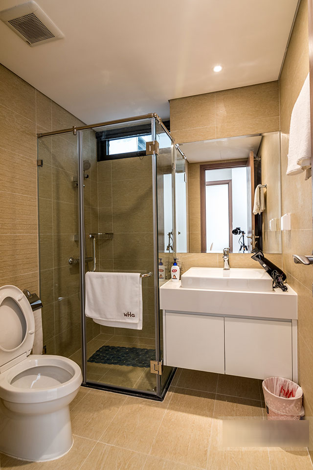 *Enjoy Perfect Two Bedroom Apartment For Rent in Vinhomes Skylake Pham Hung* 12