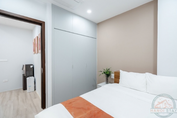 Experience Comfort: Balcony & Deluxe 2BR Apartment in Nui Truc Area, Ba Dinh 20