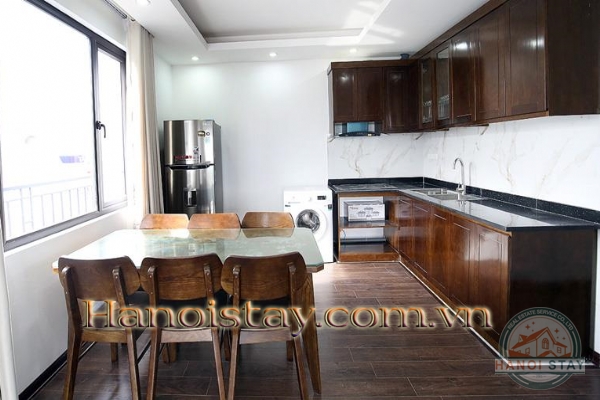 *Experience super bright 2 bedroom apartment rental in Xuan Dieu street, Tay Ho* 3