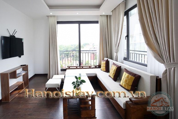 *Experience super bright 2 bedroom apartment rental in Xuan Dieu street, Tay Ho* 4