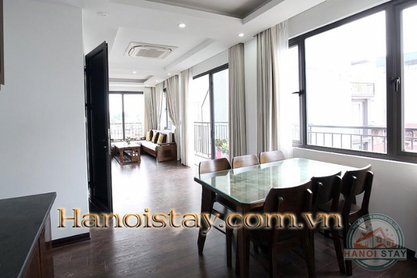*Experience super bright 2 bedroom apartment rental in Xuan Dieu street, Tay Ho* 6