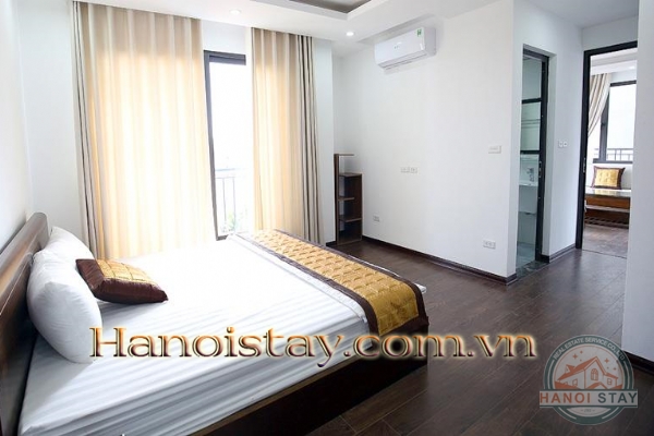 *Experience super bright 2 bedroom apartment rental in Xuan Dieu street, Tay Ho* 9