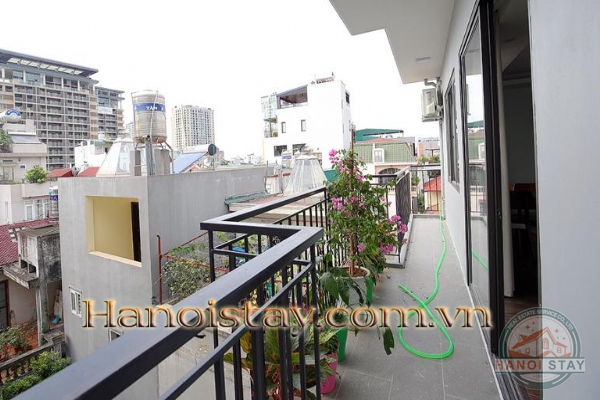 *Experience super bright 2 bedroom apartment rental in Xuan Dieu street, Tay Ho* 12