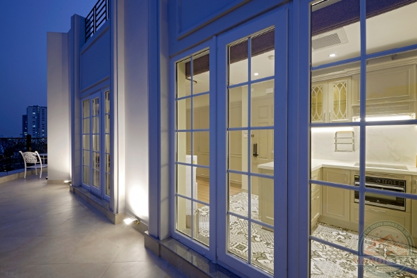Experience Upscale Living: 1BR Apartment with Expansive Balcony by Vincom Center 4