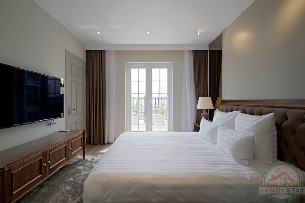 Experience Upscale Living: 1BR Apartment with Expansive Balcony by Vincom Center 13