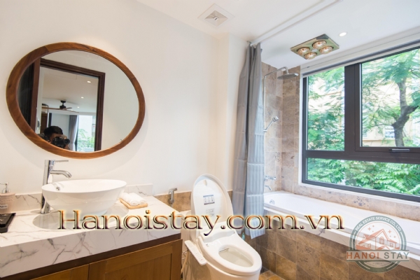 *Fantastically contemporary Serviced Apartment Rental in Linh Lang str, Ba Dinh, walking to Lotte Tower* 6