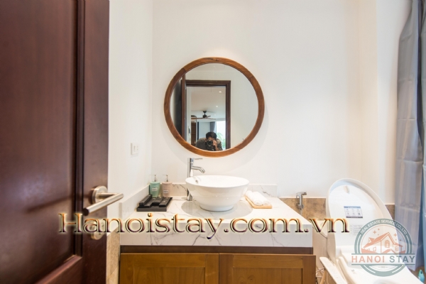 *Fantastically contemporary Serviced Apartment Rental in Linh Lang str, Ba Dinh, walking to Lotte Tower* 13