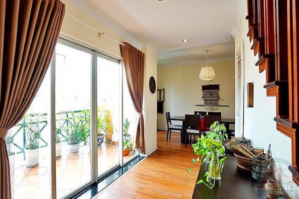 *Fascinating 3 bedrooms Duplex Apartment near Hang Chuoi str, Hoan Kiem District* 4