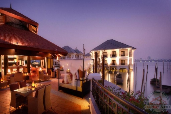 For Rent: Island Villa on West Lake | 3BR, 2BA | 173m² 2