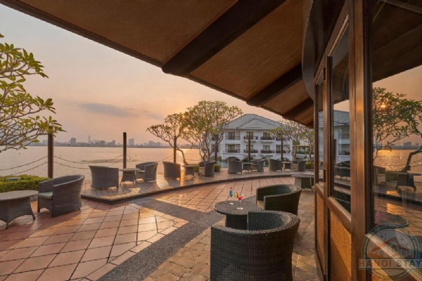 For Rent: Island Villa on West Lake | 3BR, 2BA | 173m² 18
