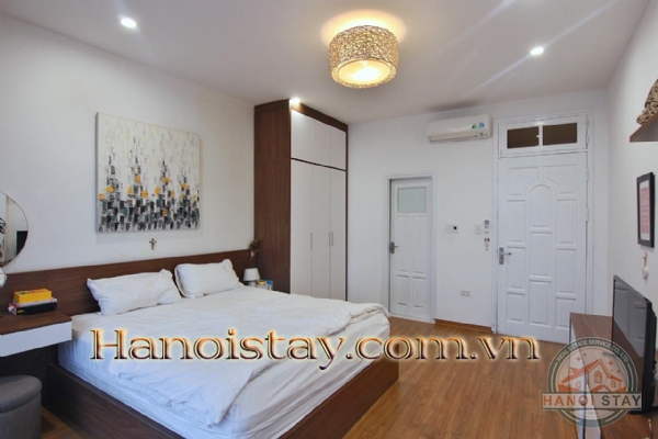 *Full Lake View 2 Bedroom Apartment For rent in Yen Phu Village, Tay Ho District* 4