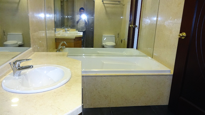 Fully furnished Two bedroom Apartment for rent in R1, Royal City Vinhomes, Reasonable price 6