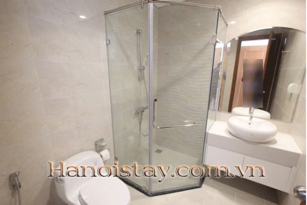 Good Size and Airy Three Bedroom Apartment Rental in HongKong Tower Building, Dong Da 1