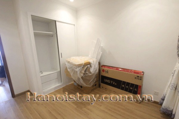Good Size and Airy Three Bedroom Apartment Rental in HongKong Tower Building, Dong Da 7