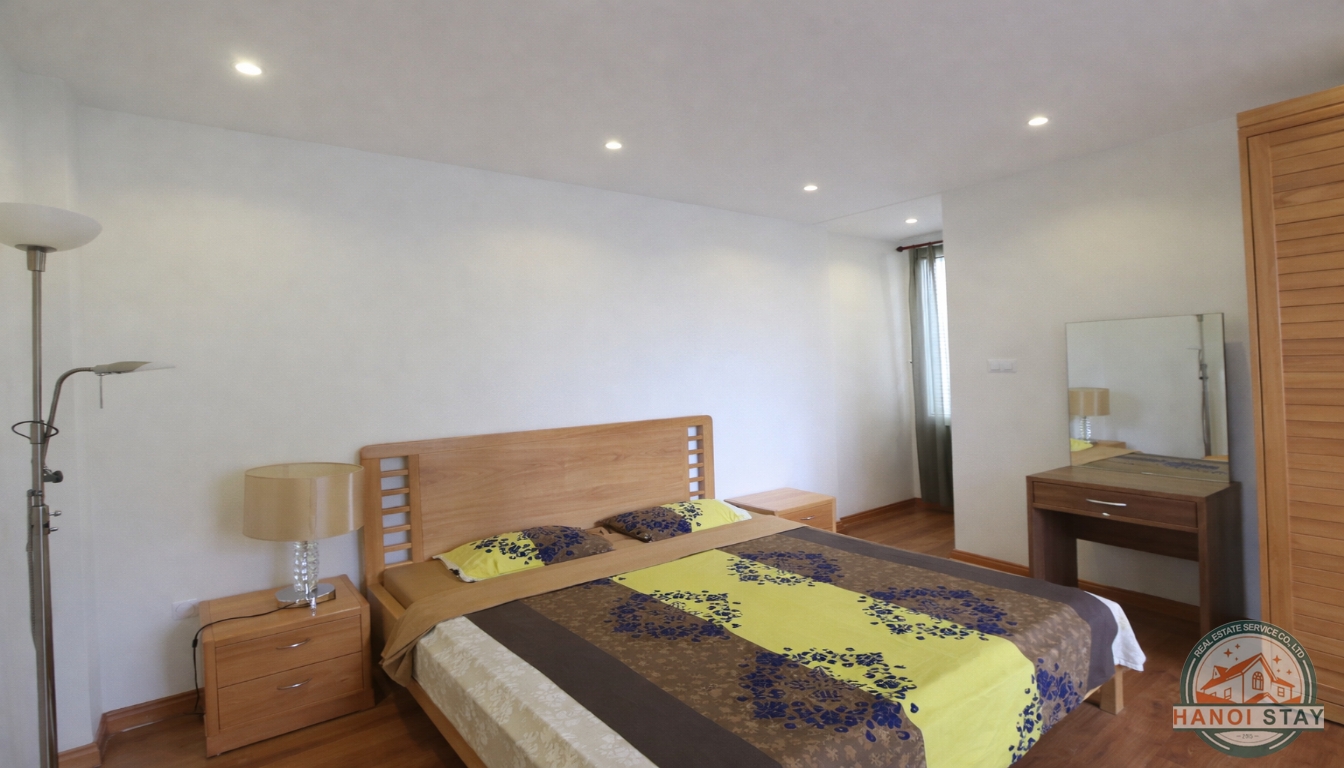 Good Size Apartment for rent in Kim Ma str, Ba Dinh 5