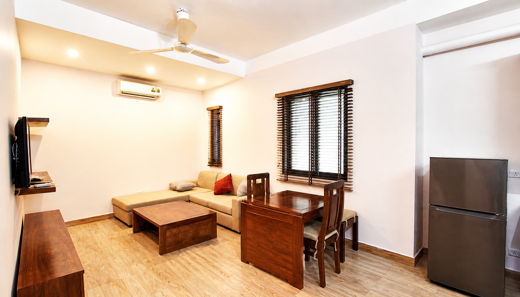 Good Size One BR Apartment for rent in Doi Can area, Ba dinh