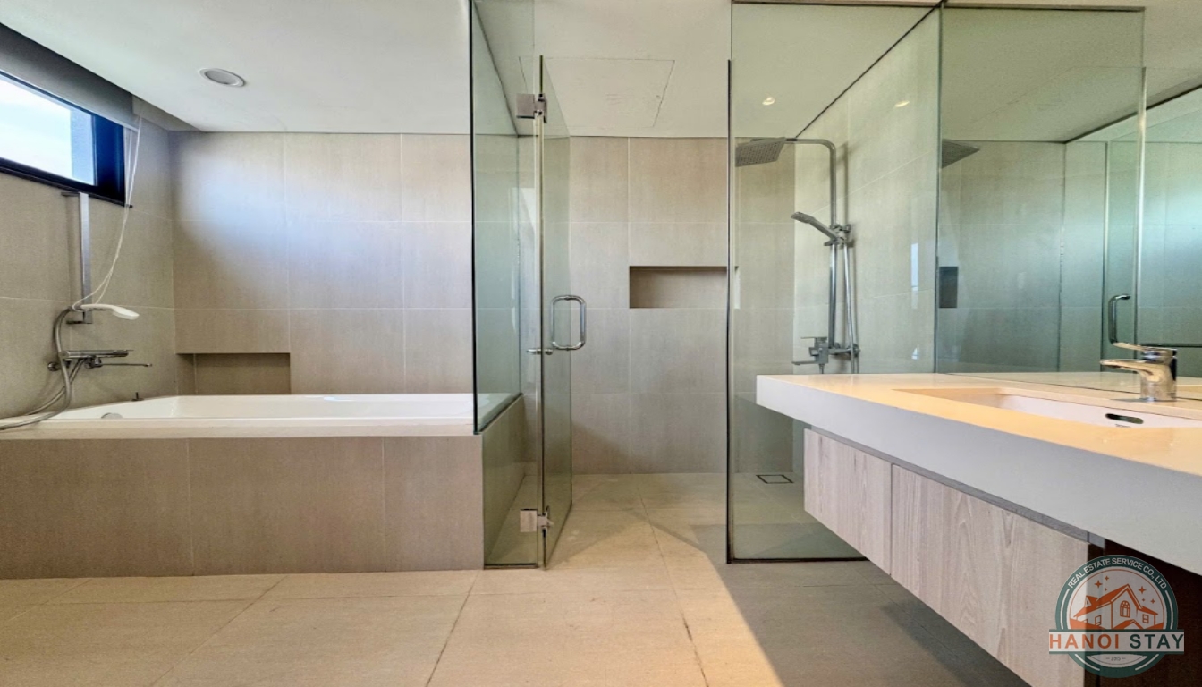 Gorgeous 02 Bedroom Apartment for rent in To Ngoc Van str, Tay Ho 2