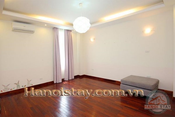*Gorgeous 3 Bedroom Apartment Rental in Dang Thai Mai area, Tay Ho, Magnificent View* 11