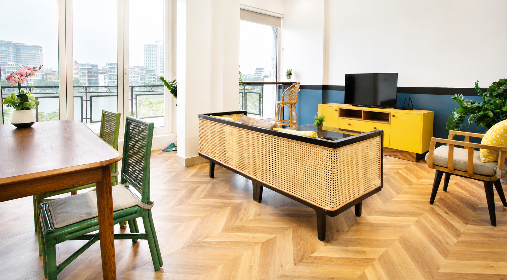 Gorgeous view 02 Bedroom Apartment for Rent in Tu Hoa street, Tay Ho