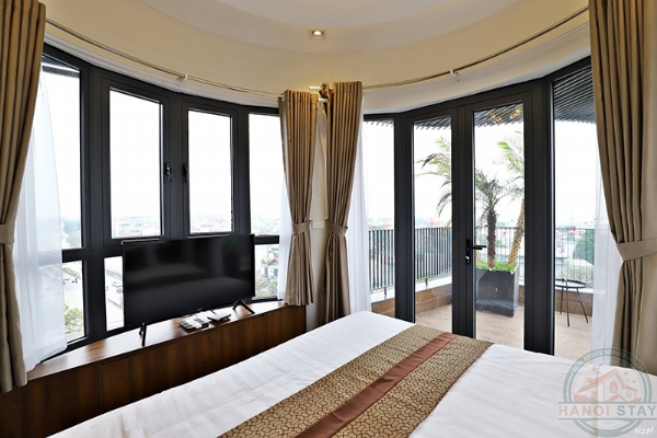 *Great Balcony!Great Views! Great Amenities! Enjoyable Duplex 02 Br apartment in Tay Ho* 8
