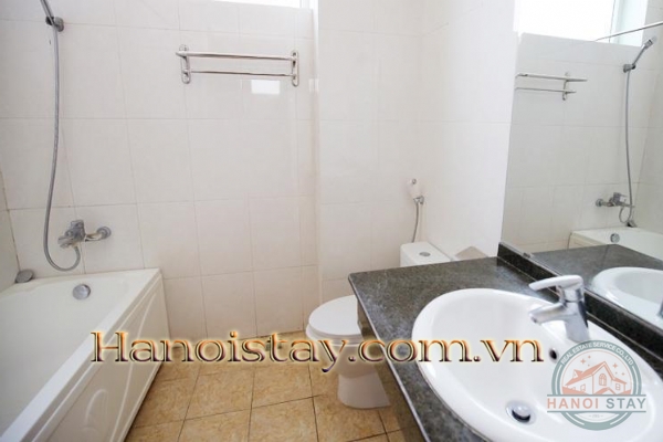 *Great Lake View Apartment For Rent in Yen Phu str, Tay Ho at a reasonable cost* 4