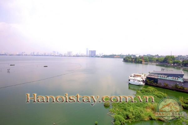 *Great Lake View Apartment For Rent in Yen Phu str, Tay Ho at a reasonable cost* 10