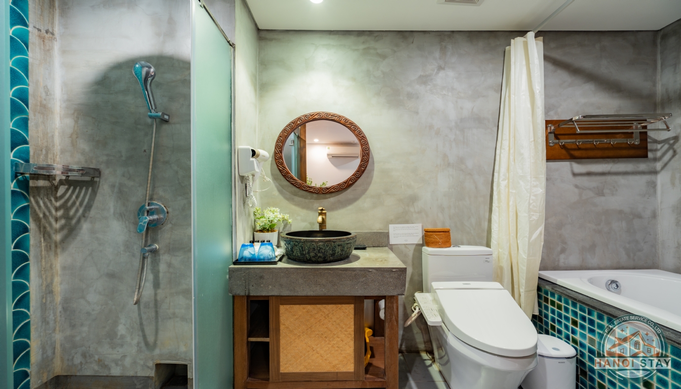 SPACIOUS 3-BEDROOM APARTMENT | KIM MA, BA DINH 1