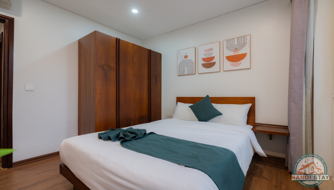 SPACIOUS 3-BEDROOM APARTMENT | KIM MA, BA DINH 1