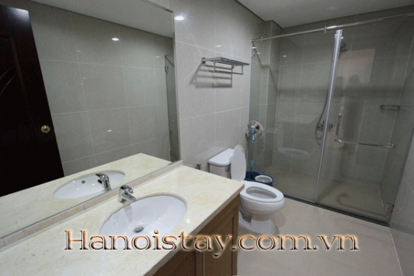 High Quality Three Bedroom Apartment Rental in HongKong Tower, Dong Da 5