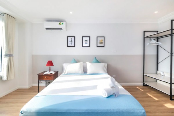 High Quality two bedroom apartment for rent in center of Hoan Kiem district 6