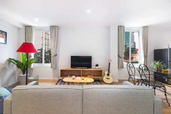 High Quality two bedroom apartment for rent in center of Hoan Kiem district 9