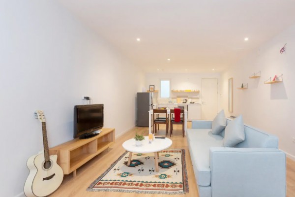 High Quality two bedroom apartment for rent in center of Hoan Kiem district 3
