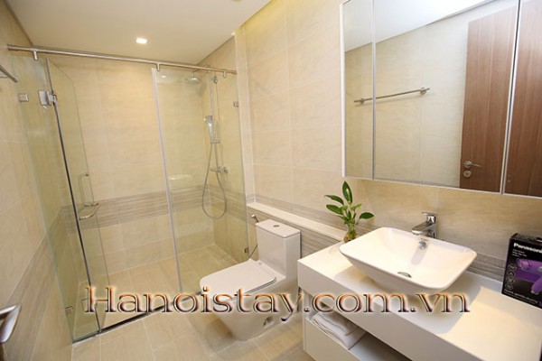 *Ideally New built Luxury Two Bedroom Apartment for rent in Vinhomes Metropolis* 2