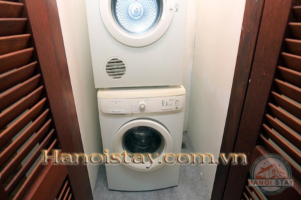 *Lake View 2nd Floor Two Bedroom Apartment for rent in Tu Hoa street, Tay Ho* 9